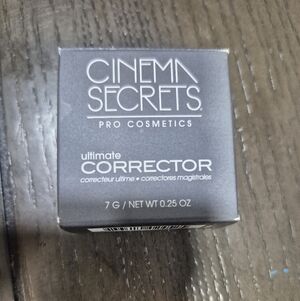Cinema Secrets Corrector
